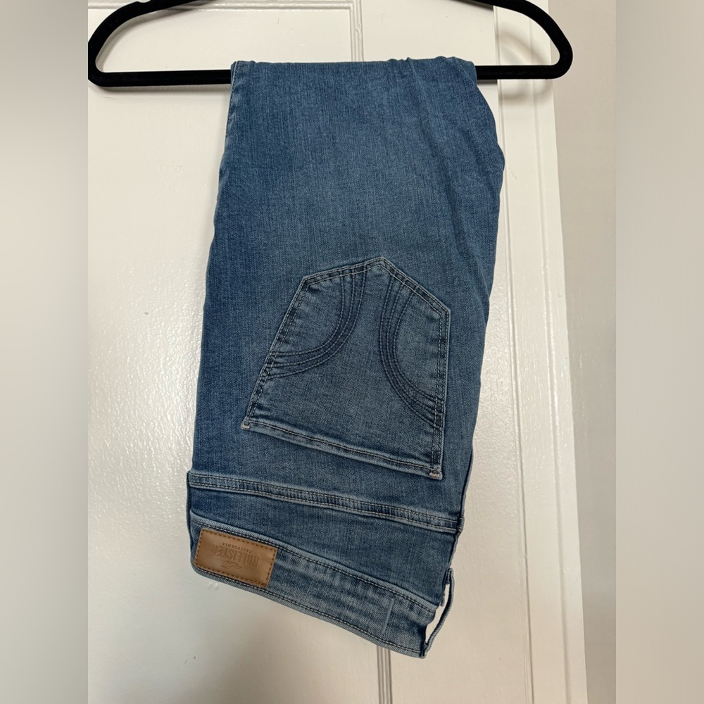 Curvy Mid-Rise Medium Wash Super Skinny Jeans
